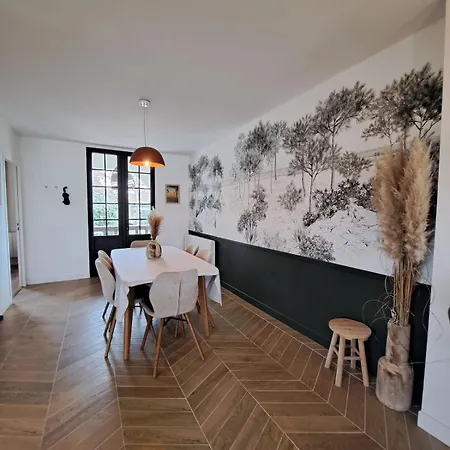 Maison Avec Dependance, Proche De La