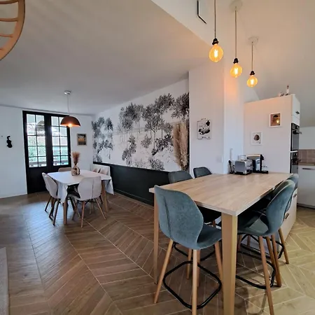 Maison Avec Dependance, Proche De La