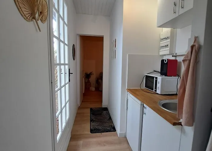 Maison Avec Dependance, Proche De La *