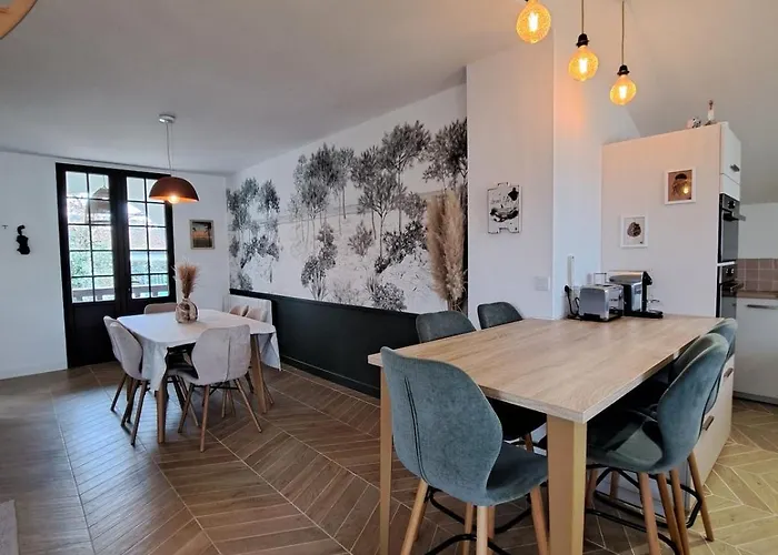 Maison Avec Dependance, Proche De La